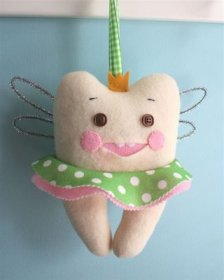 Molly&apos;s Sketchbook: Tooth Fairy Bags - Knitting Crochet Sewing