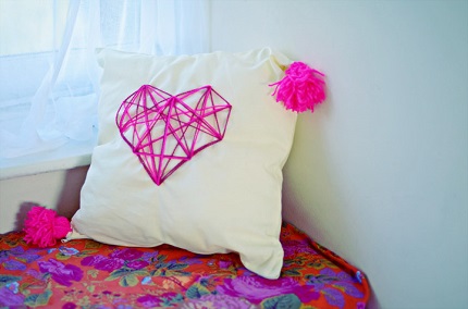 Tutorial: Geometric heart throw pillow