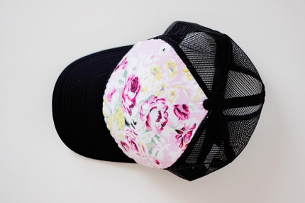 Tutorial: Trucker's hat made pretty with a floral panel