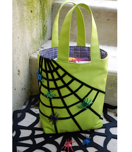 Tutorial: Trick or treat bag with a Velcro spider web