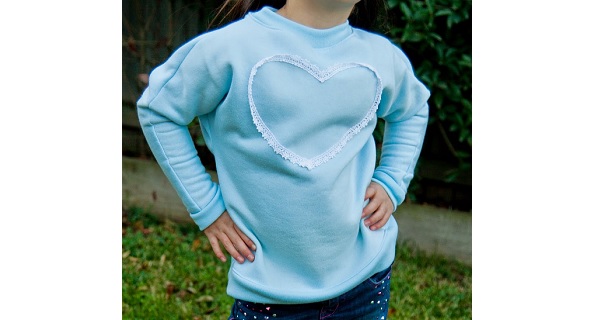 Free pattern: Little girls Lacey-Love batwing sweater or dress