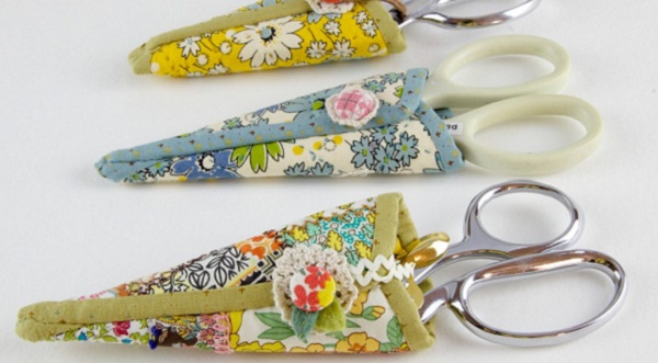 Tutorial: Scrap fabric scissors case