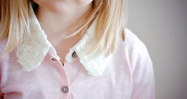 Free pattern: Little girls fancy detachable collar