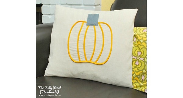 Tutorial: Bias tape pumpkin Halloween pillow