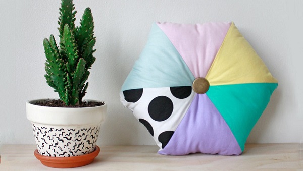 Tutorial: Hexagon color blocked pillow