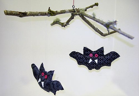 Tutorial: Halloween bat mobile