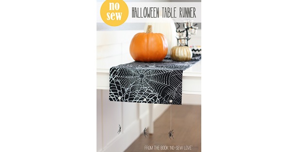 Tutorial: No-sew Halloween spider table runner