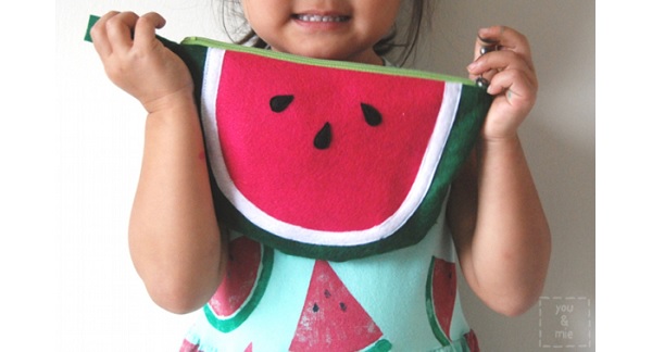 Free pattern: Watermelon wristlet clutch