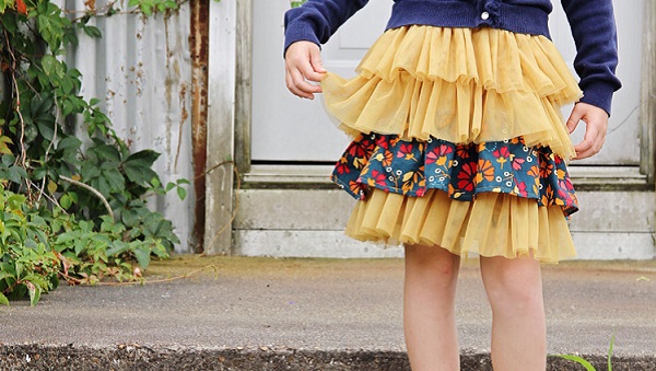 Tutorial: Little girls tulle and fabric ruffle skirt