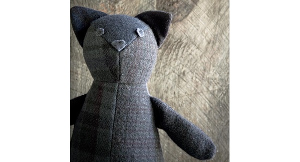 Free pattern: Wool patchwork cat softie