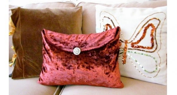 Tutorial: Make a pretty a pillow cover from a fancy holiday top