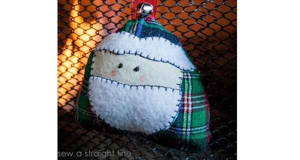 Free pattern: Santa face Christmas ornament or throw pillow