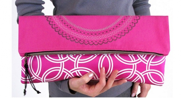 Tutorial: Fold over zippered clutch