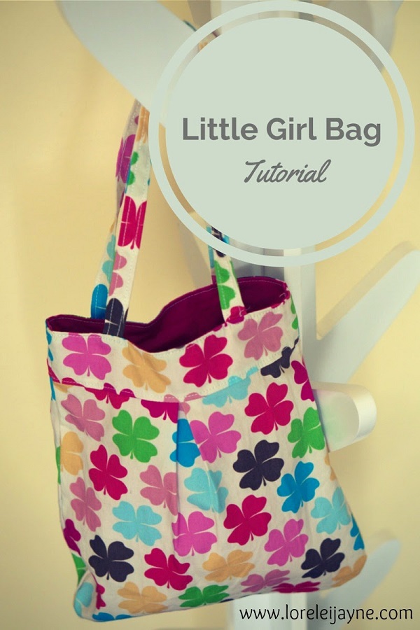 Free pattern: Little girls pleated purse