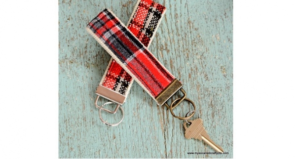 Tutorial: Vintage fabric key fob