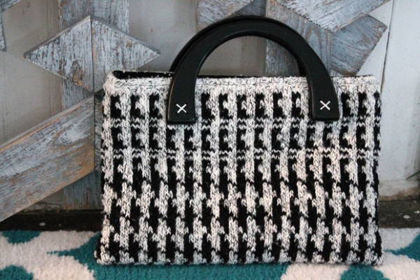 Tutorial: Repurposed sweater tote