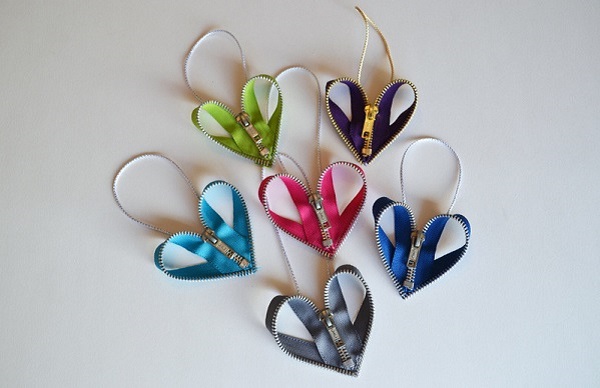 Tutorial: Zipper heart ornaments