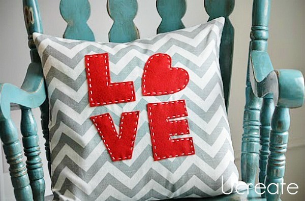 Tutorial: 10 minute pillow cover