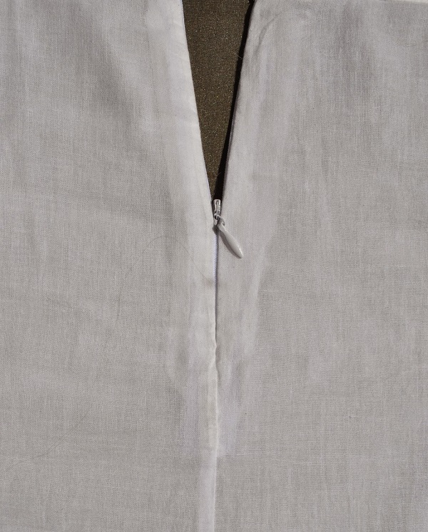 Tutorial: Install an invisible zipper in a French seam