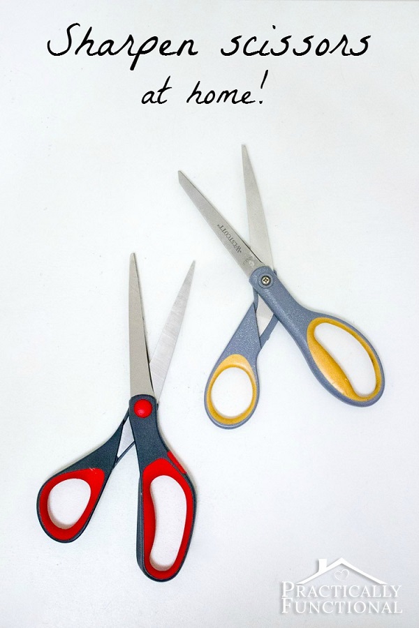 Tutorial: Sharpen your scissors with household items