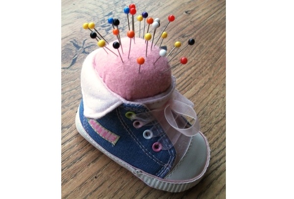 Tutorial: Baby shoe pincushion