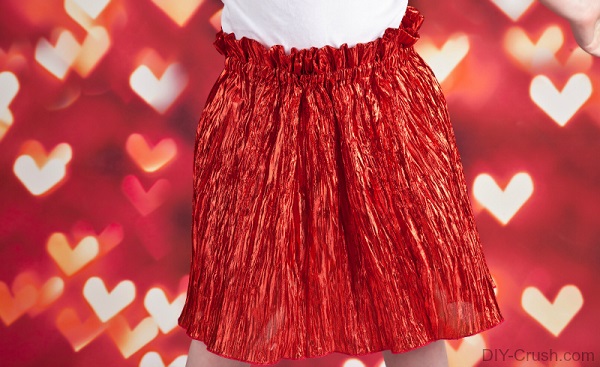 Tutorial: Little girl's Valentine's Day crinkle skirt