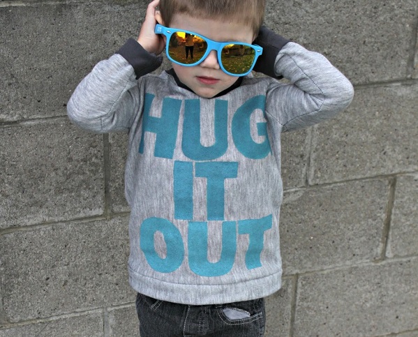 Tutorial: Hug It Out raglan t-shirt