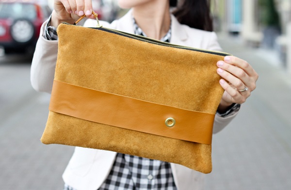 Tutorial: Leather strap clutch