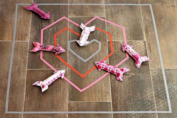 Tutorial: Valentine arrow bean bag game