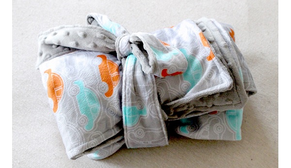 Tutorial: Roll-up Minky baby blanket