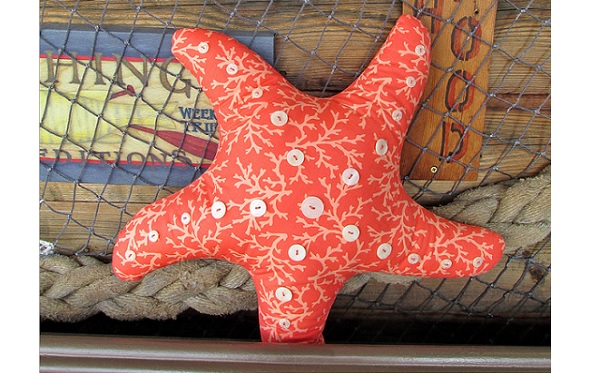 Free Pattern: Starfish pillow