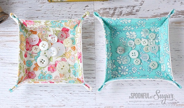 Tutorial: Charm square or scrap fabric tray