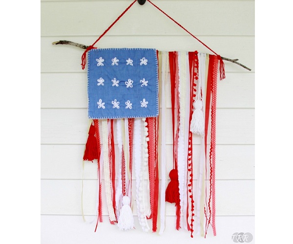 Tutorial: Rustic flag banner from lace and ribbon