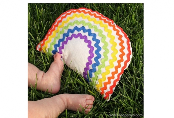 Tutorial: Rainbow baby toy