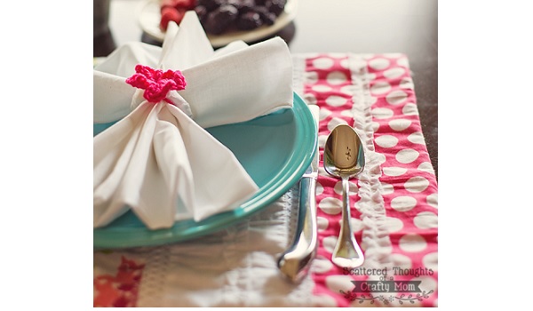 Tutorial: Easy shabby chic placemats to dress up your table