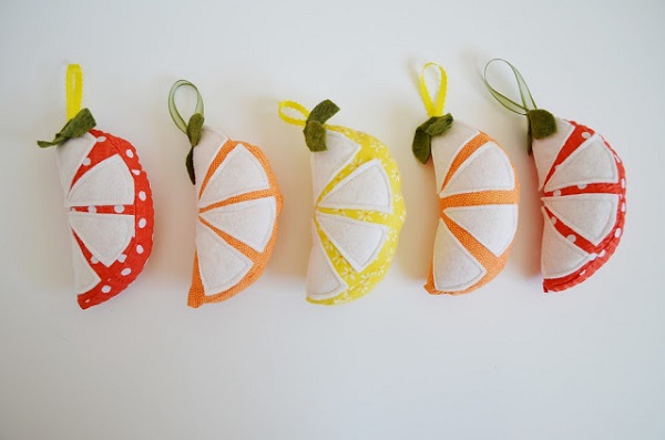 Free pattern: Citrus slice pincushion