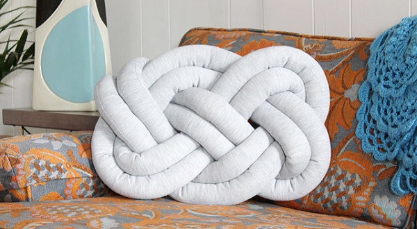 Tutorial: Knotted rope pillow