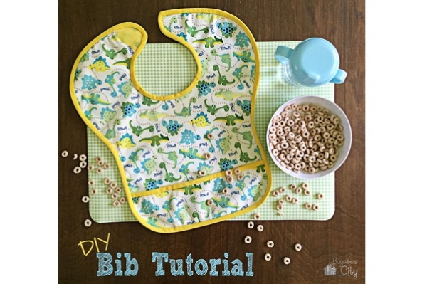 Free pattern: Waterproof pocket baby bib