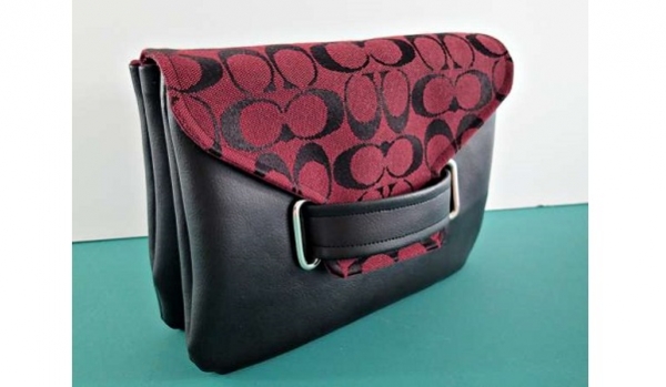 Free pattern: Envelope clutch bag with a cool tab and slot closure