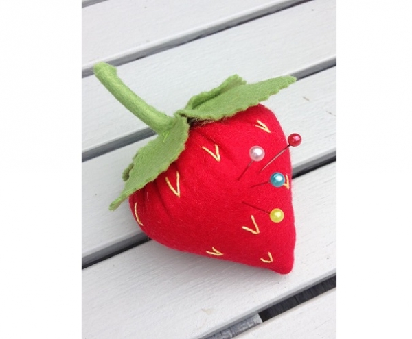 Tutorial: Sweet strawberry pincushion