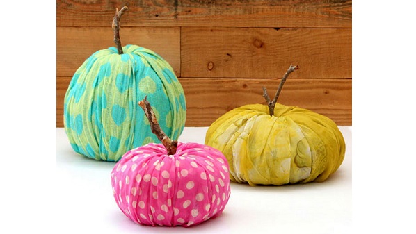 Tutorial: No-sew fabric pumpkins in three shapes