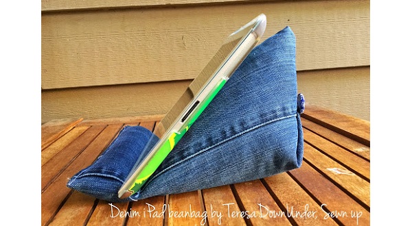 Tutorial: Upcycled jeans tablet stand