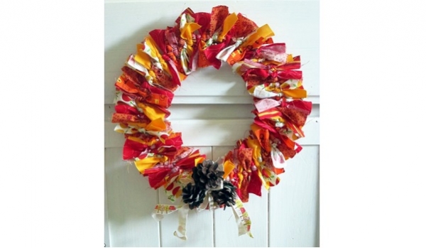 Tutorial: Tie a fabric scrap wreath