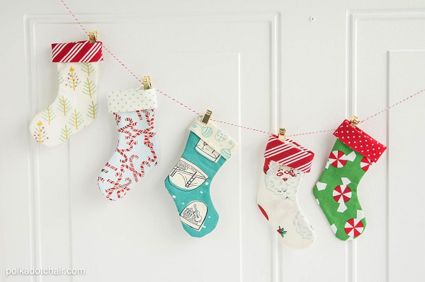 Tutorial: Mini Christmas stocking garland