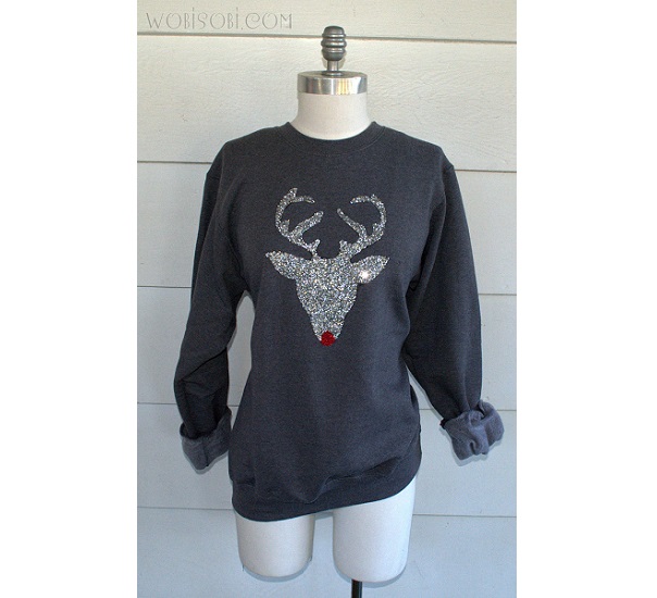 Tutorial: No-sew glitter reindeer sweatshirt