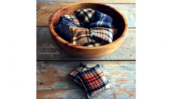 Tutorial: Scrap flannel handwarmers