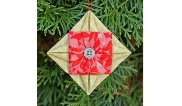 Tutorial: Origami fabric Christmas ornament