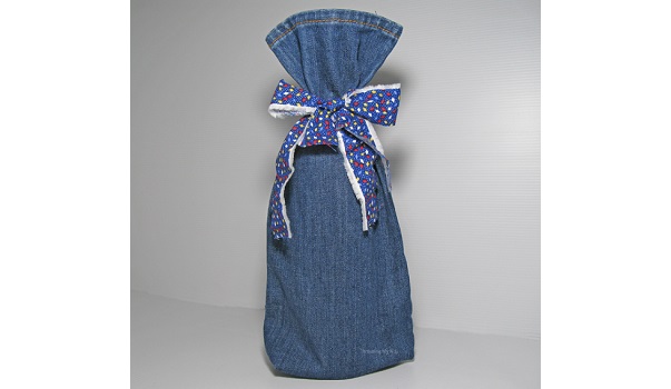 Tutorial: Recycled denim wine bottle gift bag