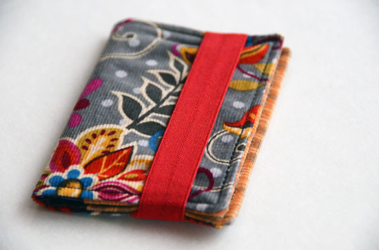 Tutorial: Business card wallet with an easy elastic closure