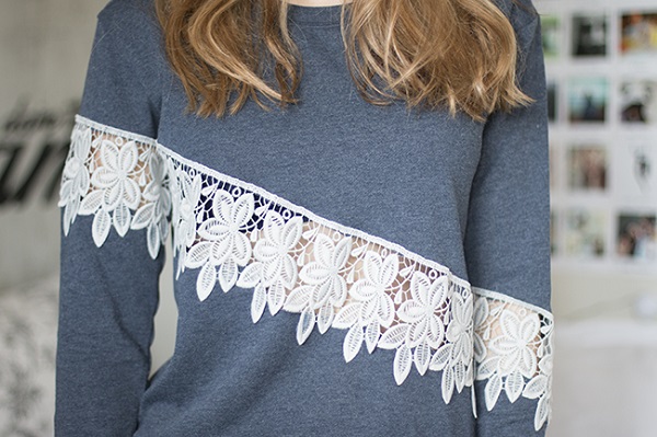 Tutorial: DIY lace cut out sweatshirt